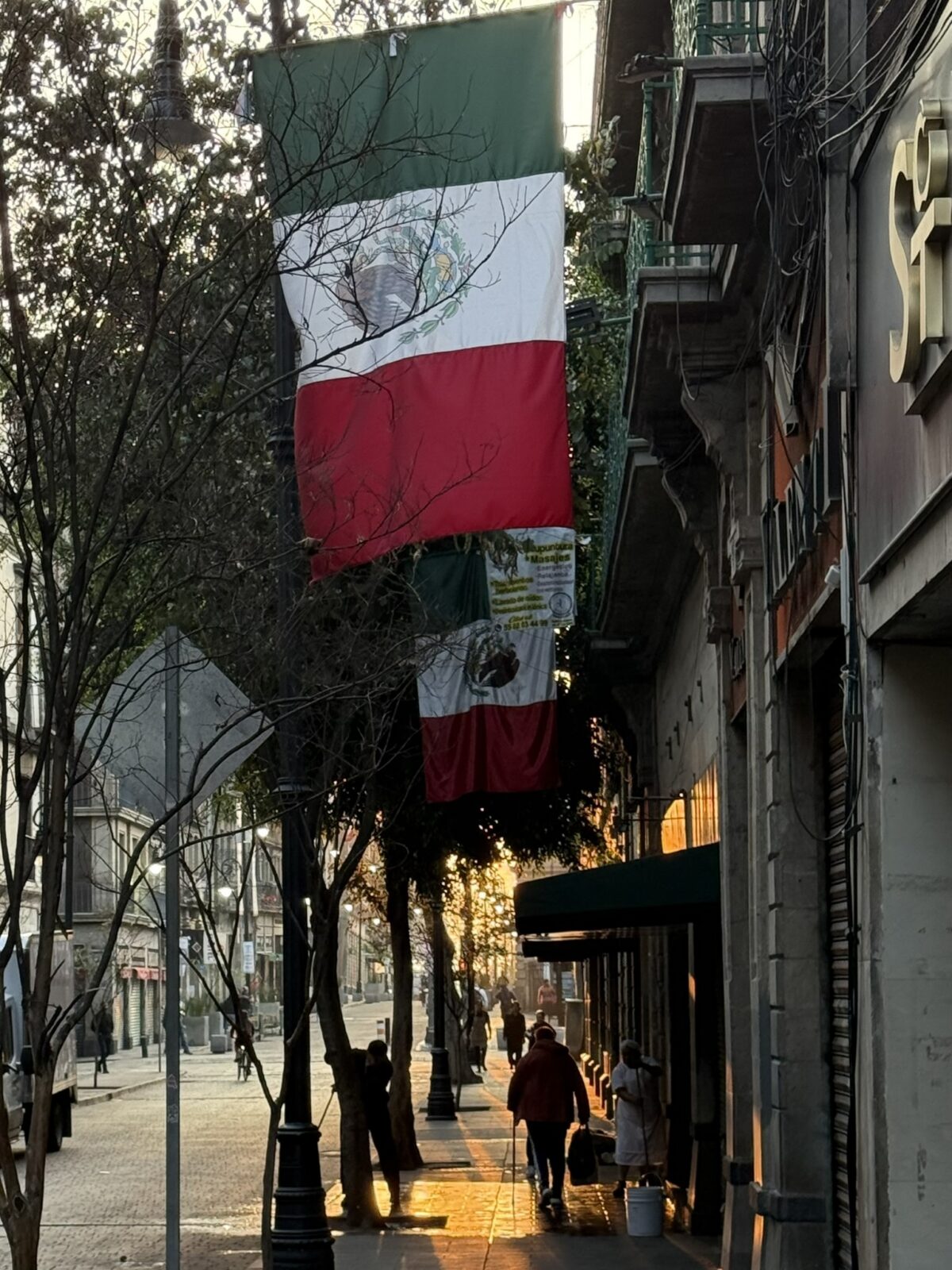 Baron van Hola Pola Mexico City y mas 110